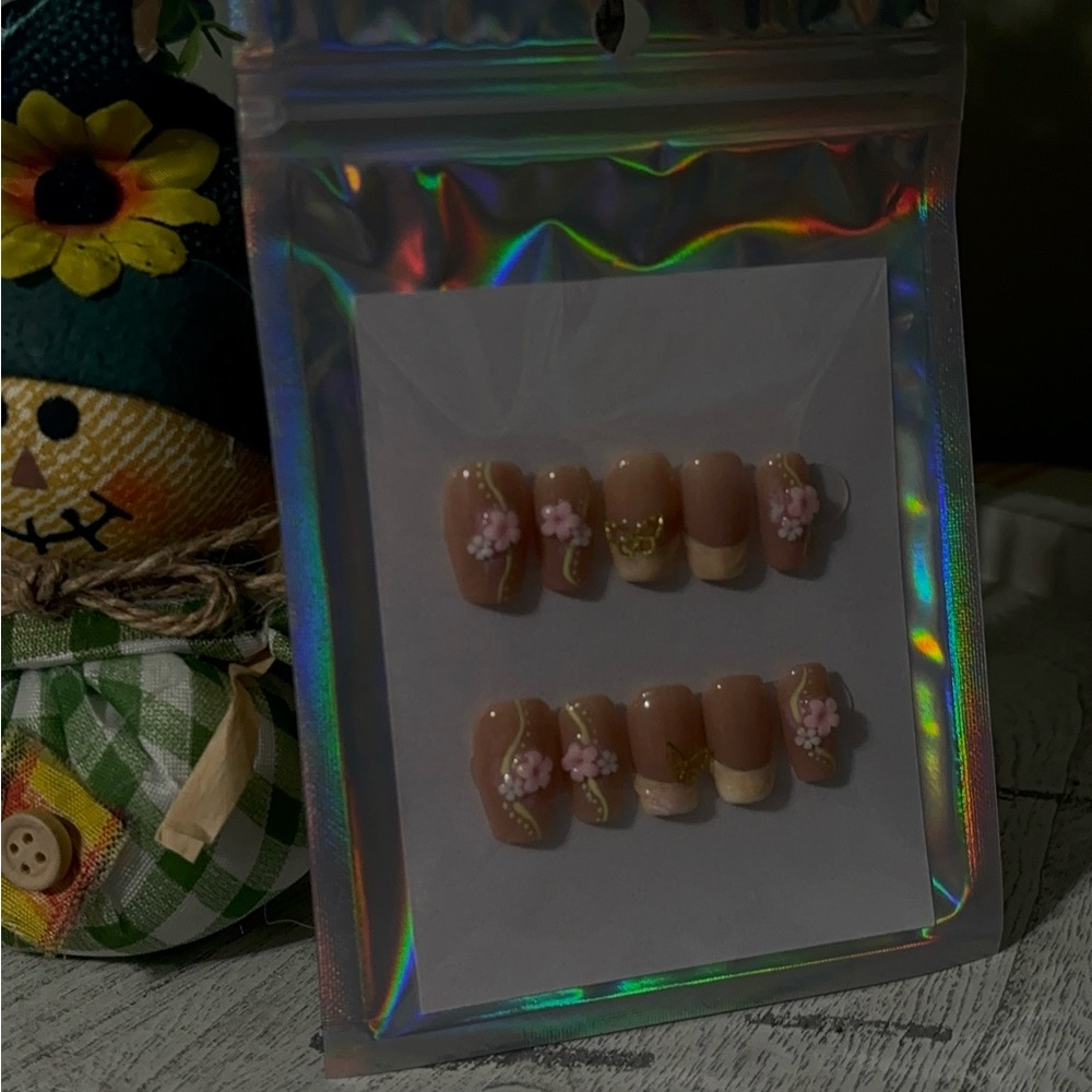 Floral Press-On Nails HANDMADE